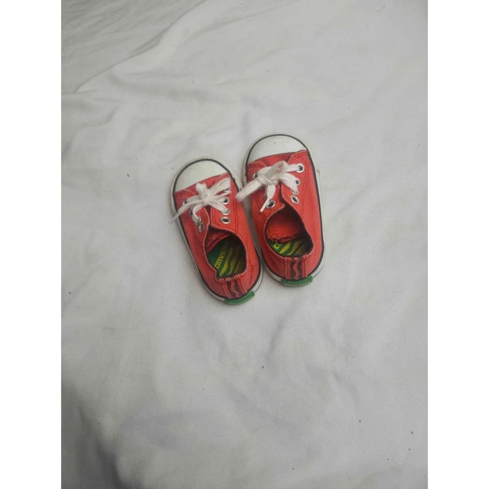 Converse Crayola Chuck Taylor Sneakers Unisex Size 4 Orange Canvas Low Top Shoes
